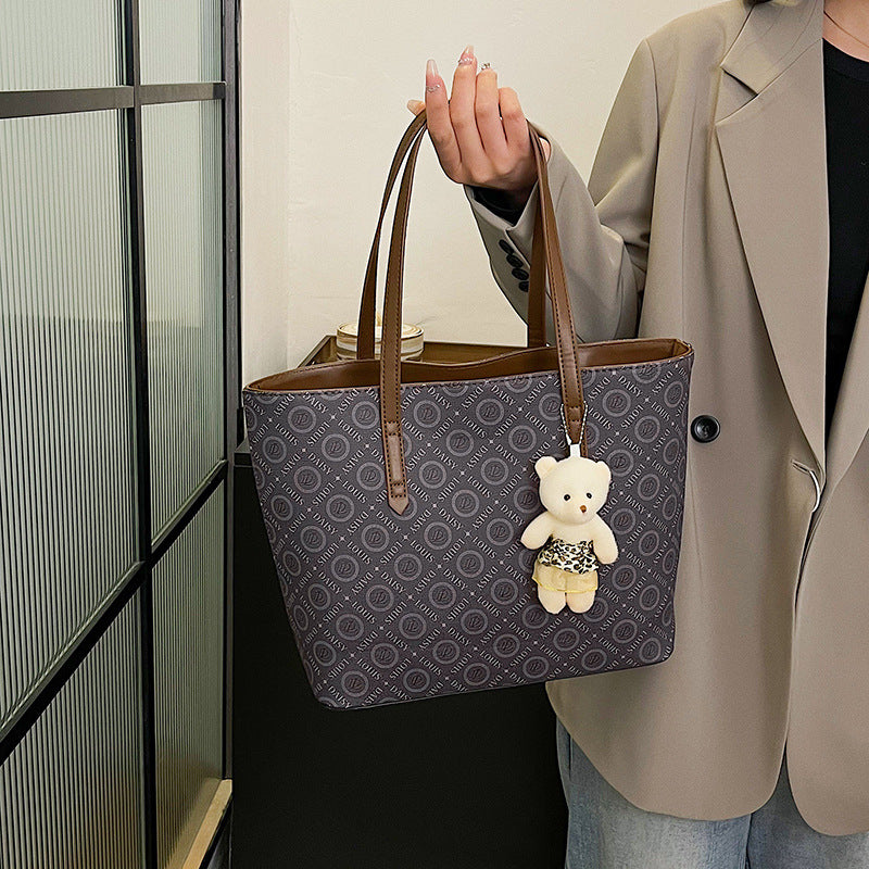 Large-capacity portable tote bag