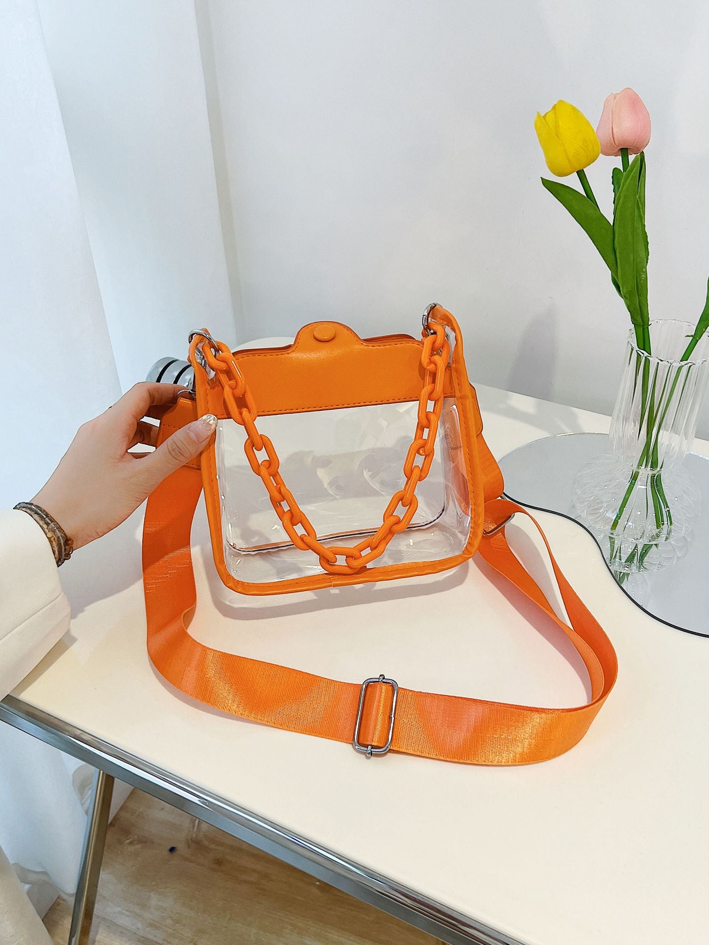 Single-shoulder chain hand-held crossbody bag