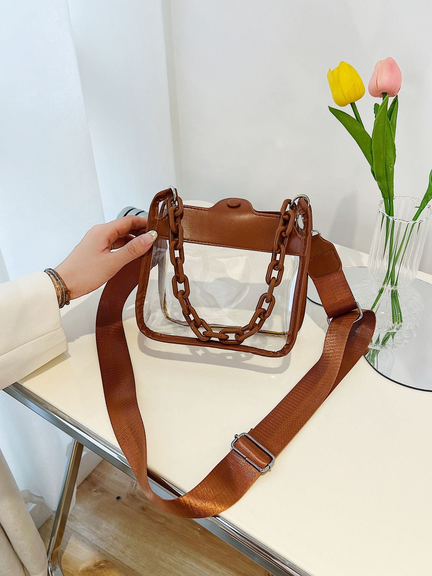 Single-shoulder chain hand-held crossbody bag